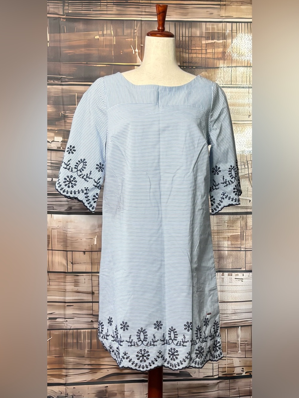 Tommy Hilfiger NWT Blue White Striped Embroidered Hem Shift Dress Medium
